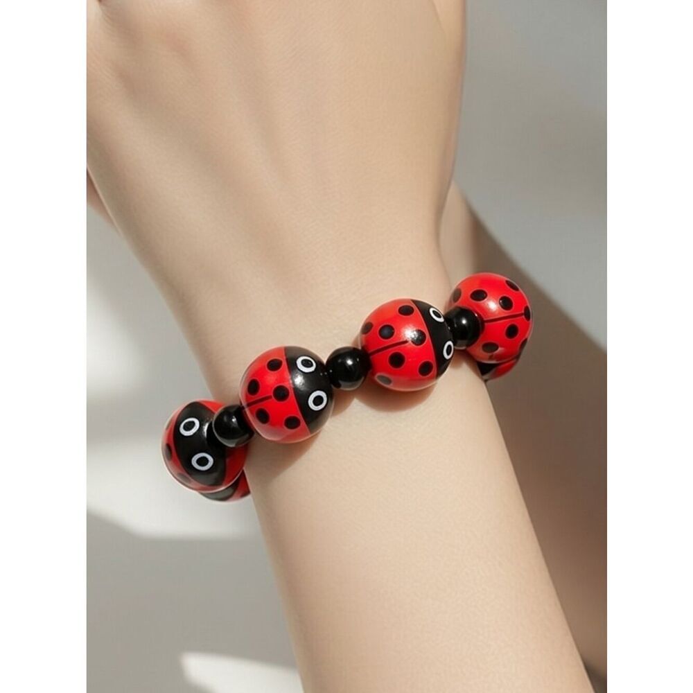 Ladybug Beaded Bracelet Y2K Lucky Charm Wooden Bead Stretch Bracelet Cute Spring
